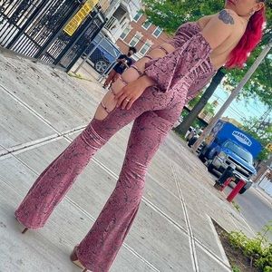 Floral pink romper 🌸